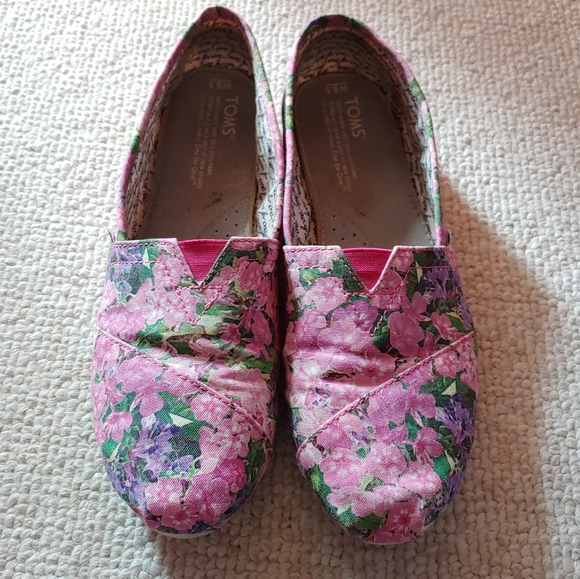 Toms Shoes - TOMS Classic pink floral slip on shoes